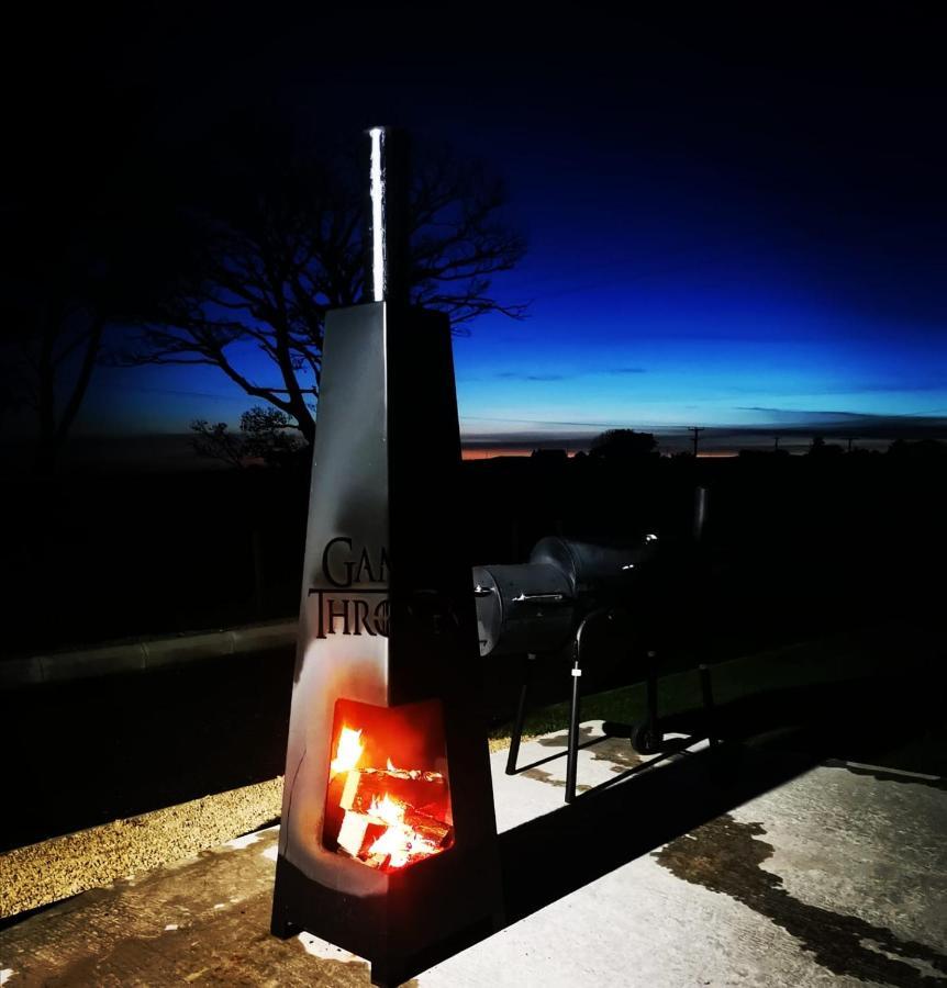 Deerfin Rentals Private Chalet with Hot Tub Ballymena Buitenkant foto